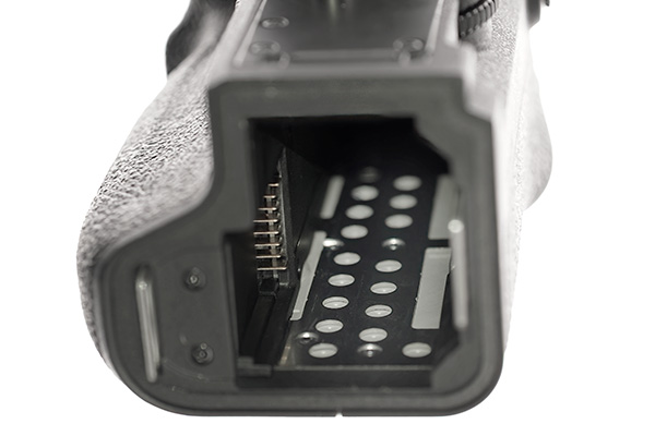 sony a7r4-VG-C4EM-frame_internal