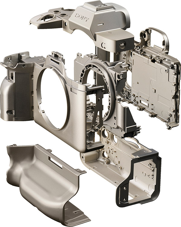 sony a7r4-VG-C4EM_Mag_body